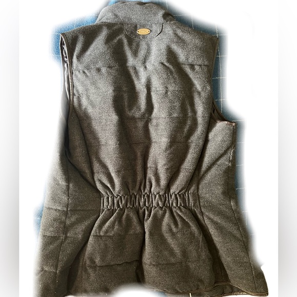 Massimo Dutti Quilted Grey Flannel Vest - Picture 11 of 17